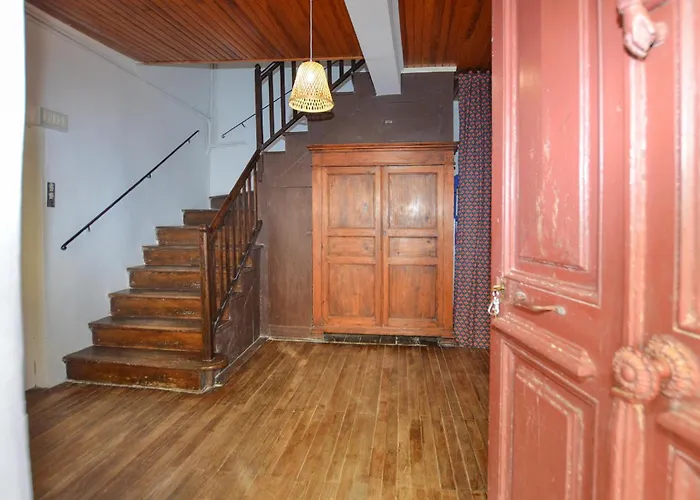 דירה 3 Bedroom Awesome In *