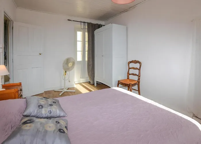 3 Bedroom Awesome In דירה אולמטו