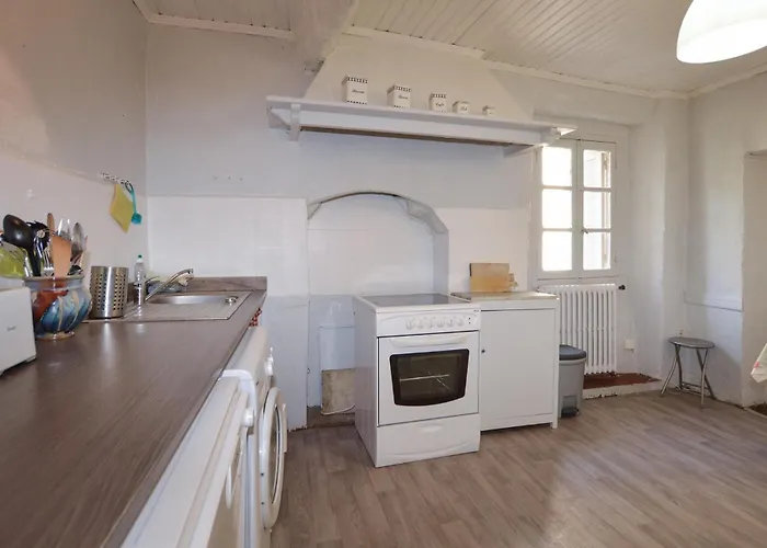 Lejlighed 3 Bedroom Awesome In *