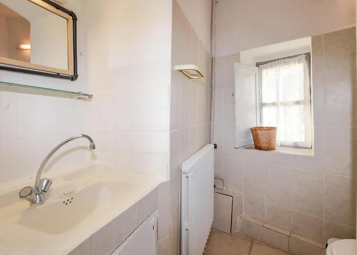 Апартаменты 3 Bedroom Awesome In *